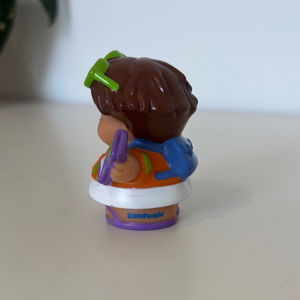 Fisher Price Little People Roberto 2008 - Picture 2 of 3